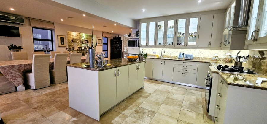 5 Bedroom Property for Sale in Calypso Beach Western Cape